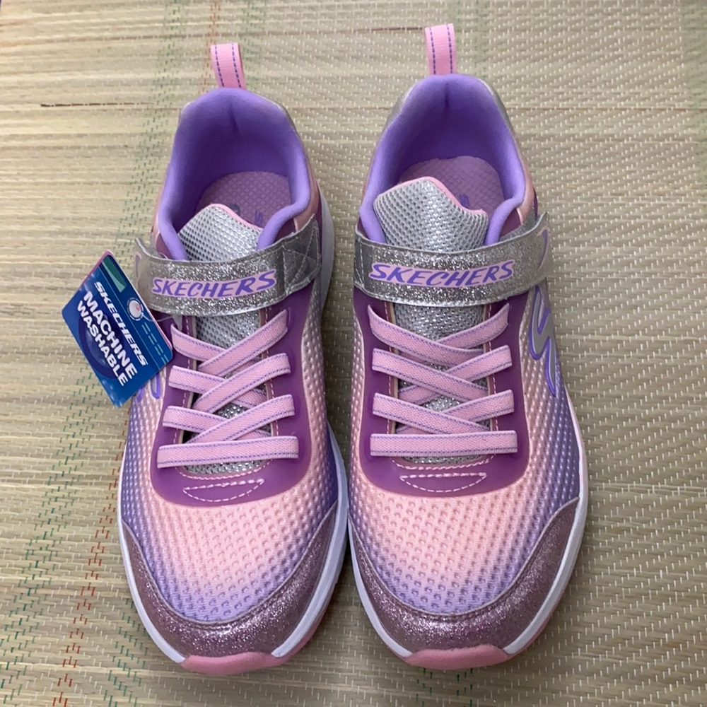 Sketchers sneaker